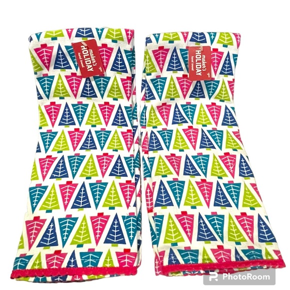 2~maker's HOLIDAY hand towel Colorful Christmas Tree 16” x 28”(40.6cm x 71.1cm) - Picture 2 of 11